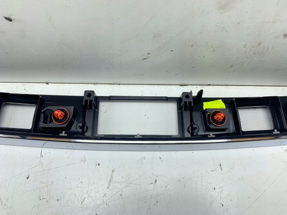 Mercedes-Benz OE A2047402193 НАКЛАДКА БАГАЖНИКА MERCEDES W204 BLENDA НОВА ХРОМ