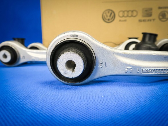 4M0407506C SnTAuto 22 AUDI OE маятник Audi Q5 80A Q7 4M 4M0407506C