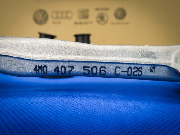 4M0407506C SnTAuto 22 AUDI OE маятник Audi Q5 80A Q7 4M 4M0407506C