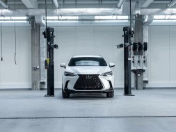 Toyota OE TOYOTA Yaris Захист двигуна нижній лівий 51442-52030 OE