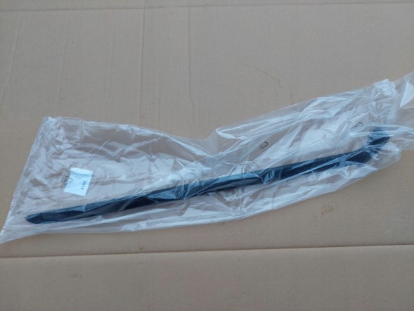 Opel OE OPEL ASTRA LISTWA OZDOBNA SZYBY CZOŁOWEJ LEWA 98537804XT GT5886 OPEL ASTRA ПРАВА ДЕКОРАТИВНА НАКЛАДКА ЛОБОВОГО СКЛА 98537802XT