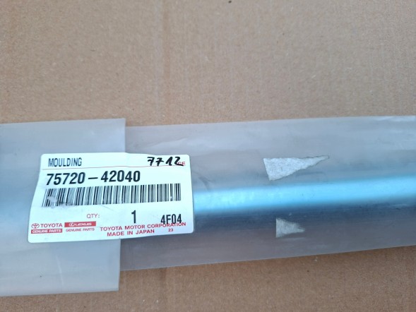 Toyota OE 7572042040 75720-42040 GTECH7711 TOYOTA RAV4 IV 12-19 Ущільнювач скла дверей лівий передній 75720-42040