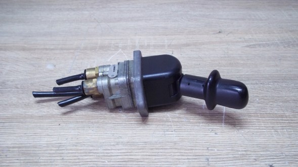 Wabco 9617231390 9617231390_M ручний гальмівний клапан rvi magnum