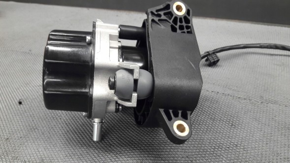 Mercedes-Benz OE A0004304200 Насос підтиску мерседес w254 a254 w213