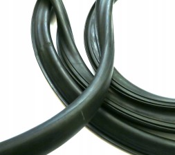 Stomil Ущільнювач скла AUTOSAN передній та задній STOMIL SANOK M111A 4053520004