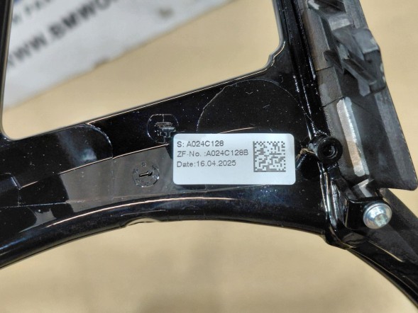 BMW OE Накладка на кермо BMW G80 LCI G81 LCI G82 LCI G83 LCI з карбону 7908506 НОВА