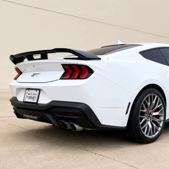 JGD ATTACK JGD-MU24-RSGTPGB Спойлер задньої кришки – PERFORMANCE – чорний глянець FORD MUSTANG 2024-2026
