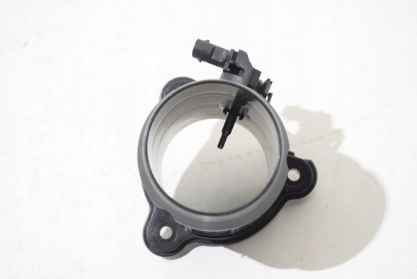 BMW OE 8599395 8519445 BMW Przewód Króciec powietrza BMW G20 G22 G26 G30 G60 G70 G45 G05 G06 G07 B57 Патрубок повітряний дросельної заслінки
