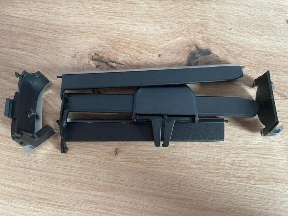 Xenius 64119458531 6411 9458531 Решітка припливна права хромована 64119458531 для BMW X5 G05 X6 G06 X7 G07