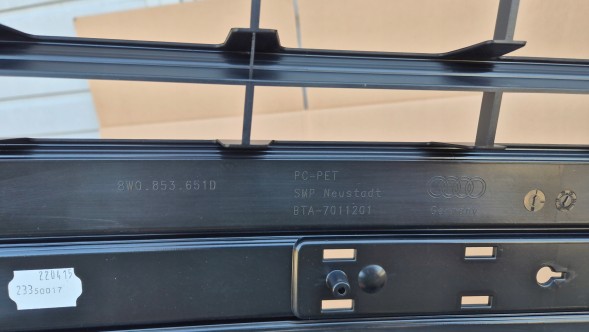 Audi OE GRILL ATRAPA CHŁODNICY AUDI A4 B9 8W0 PRZEDLIFT 2015-2019 CZARNY PLASTIK + CHROM MAŁA TABL Решітка радіатора GRILL Audi A4 B9 8W0 8W 15-19 ОРИГІНАЛ 8W0853651D AB НОВА