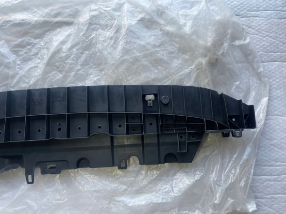 Citroen OE 9813379780 Citroen C3 III 3 osłona zderzaka silnika pod zderzak silnik listwa dokładka nakładka płyta dół dolna dolny przednia przedni przód przodu НОВА ОРИГІНАЛЬНА КРИШКА ПЛАСТИНА ПІД БАМПЕР CITROEN C3 III 3 2016- ПЕРЕДНЯ НИЖНЯ