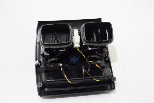 BMW OE 9399965 6828058 6828057 BMW BMW X5 G05 G06 Решітка припливу задньої частини центрального тунелю Перемикач нагріву дивана