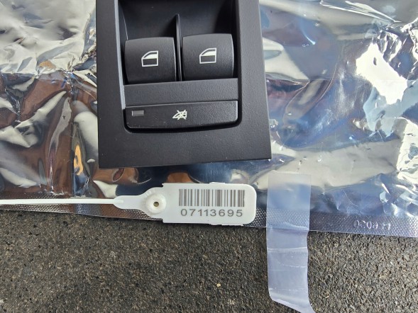 BMW OE PRZEŁĄCZNIK SZYB BMW 3 E90 E91 9217332 NOWY ORGINAŁ QUALI08.06.25 ПЕРЕМИКАЧ СКЛА BMW 3 E90 E91 9217332 ОРГІНАЛ