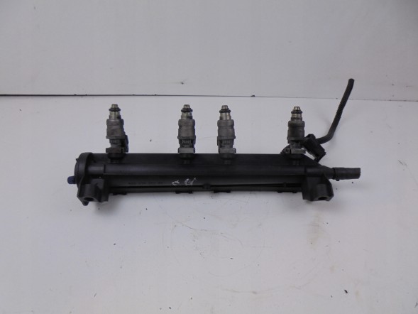 Audi OE 06A133317AS Планка інжекторна vw гольф 1,6 04-14 vag 06a133317as