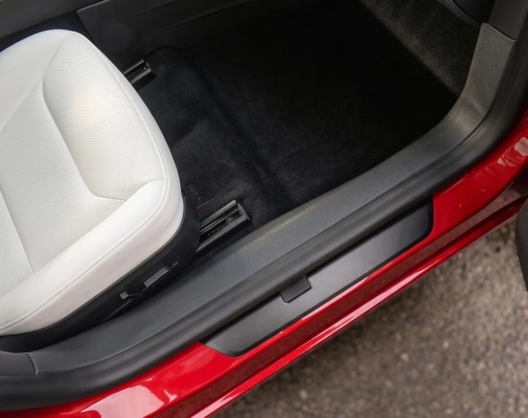 Китай T00407 Комплект накладок на пороги для Tesla Model 3 Highland (2024-)