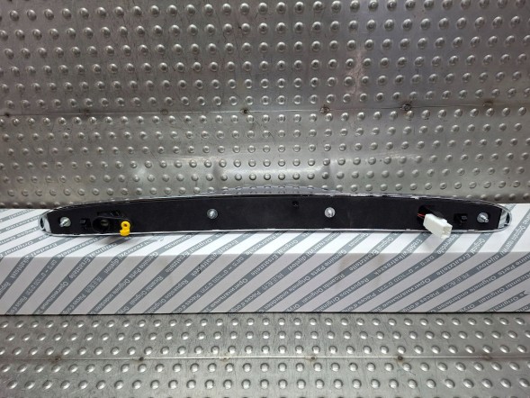 Fiat OE S26337860 ХРОМОВАНА НАКЛАДКА КЛАПАНА 0735516207 FIAT 500 2007-