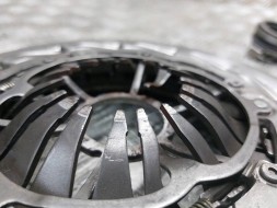 Mazda OE 415048310 Комплект зчеплення Mazda OE - двомасовий маховик, Дизель, Європа