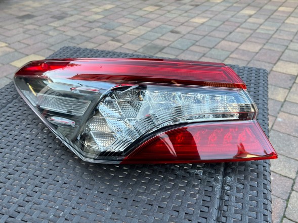 Toyota OE Toyota Camry 17+ Лампа Ліва Задня Led ORG НОВА 8156006850