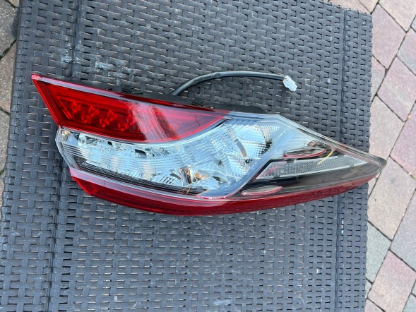 Toyota OE Toyota Camry 17+ Лампа Ліва Задня Led ORG НОВА 8156006850