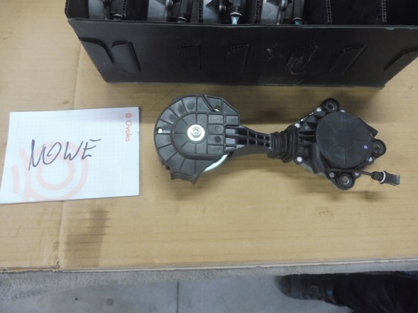 BMW OE 7598832 Bmw f20 f21 f30 f31 n13 фрикційне колесо натягувач ременя oe 7598832