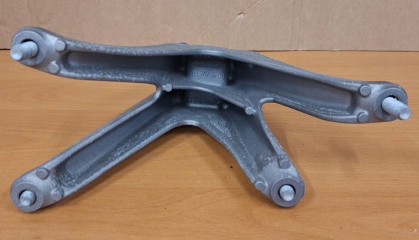 BMW OE 6861551 22116861551 BMW G05 G06 G07 G11 G12 G14 G15 G16 G30 G31 N63 ЛАПА ДВИГУНА ЛІВА КРОНШТЕЙН