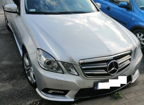 Китай A6563-123 MERCEDES W212 09- РЕШІТКА РАДІАТОРА ЧОРНИЙ ГЛЯНЕЦЬ