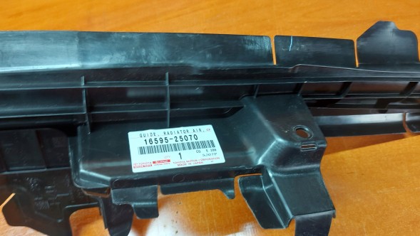 Toyota OE 16595-25070 16595-25011 TOYOTA CAMRY HYBRID 17- Дефлектор повітря лівий передній лівий Toyota Camry VIII 17-