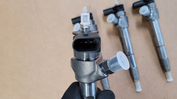 Bosch 05L130277D WTRYSKIWACZ 2.0 TDI Інжектор ІН'ЄКЦІЙНИЙ OE 05L130277D 0445110833 2.0 TDI Група VAG ОРИГ !