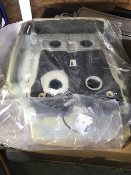 Mercedes-Benz OE MERCEDES R231 подушка сидіння поролон A2319103600