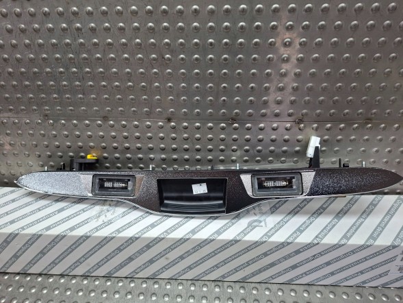 Fiat OE S26337902 ХРОМОВАНА НАКЛАДКА КЛАПАНА 0735516207 FIAT 500 2007-