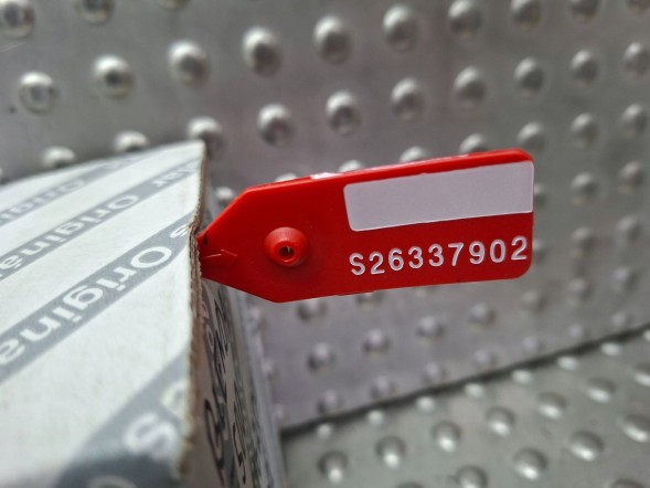 Fiat OE S26337902 ХРОМОВАНА НАКЛАДКА КЛАПАНА 0735516207 FIAT 500 2007-