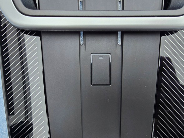 BMW OE QUA835054 Захисна кришка переднього бардачка BMW U11 U10 U06 5A22F51