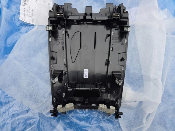 BMW OE QUA835054 Захисна кришка переднього бардачка BMW U11 U10 U06 5A22F51