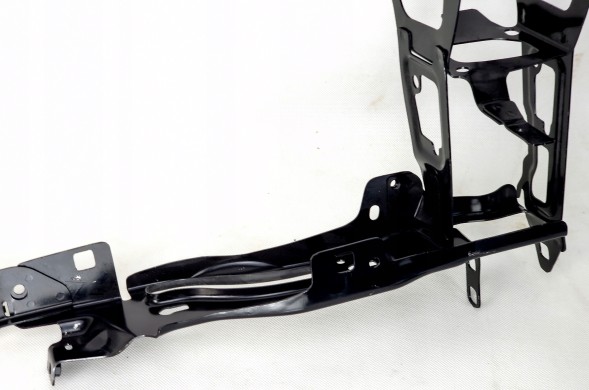 KAMEX KAMEX - 51648055670 КРОНШТЕЙН КРІПЛЕННЯ ФАРИ БОРТИК ПЕРЕДНЬОГО РЕМЕНЯ BMW М3 М4 F80 F82 ПРАВИЙ