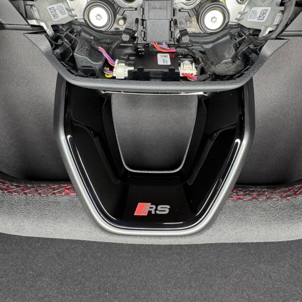 Audi OE 82A419091BF IXJ Кермо Audi RS3 8Y RS5 Алькантара червона нитка