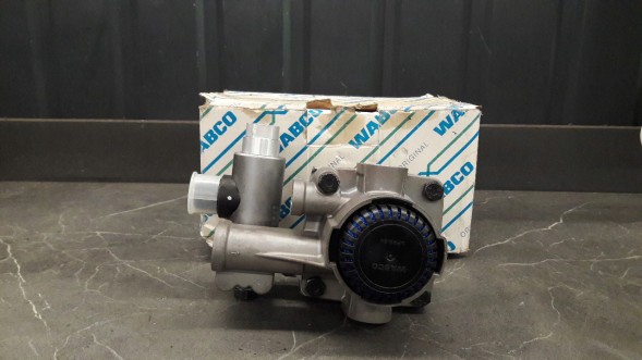 Wabco 4802070010 4421977102 4802070010 4421977102 Клапан реле wabco ebs новий