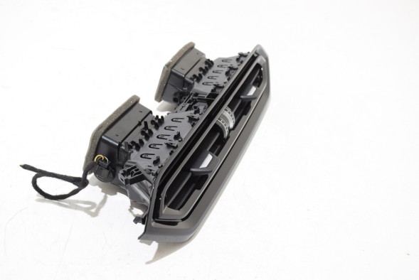 BMW OE 5A04CE0 5A04CE2 BMW Czarna Oryginał BMW G42 G20 G22 G26 Центральна припливна решітка Вентиляційна дошка BLACK