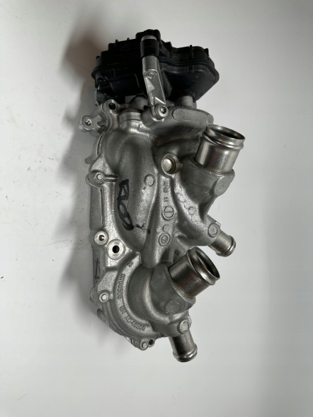 Volkswagen OE 04E907593 Volkswagen oe 04е907593 водяний насос новий