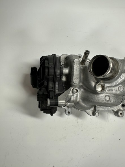 Volkswagen OE 04E907593 Volkswagen oe 04е907593 водяний насос новий
