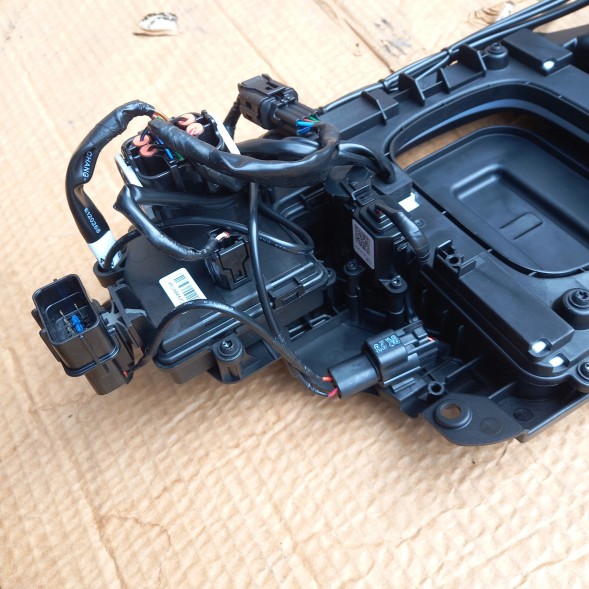 Hyundai OE HYUNDAI KONA 18- KLAPKA ZAŚLEPKA GNIAZDO ŁADOWANIA 86340-K4000 NOWY ELEKTRYK HYUNDAI КОНЯ 18- РОЗКЛАДАЧКА ЗАГЛУШКА РОЗ'ЄМ ЗАРЯДКИ 86340-K4000 ЕЛЕКТРИКА