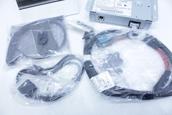 BMW OE 2160342 65412160342 КОМПЛЕКТ ДОДАТКОВОГО ОБЛАДНАННЯ ДЛЯ ПІДКЛЮЧЕННЯ iPOD BMW E87 E90 E60 E63 E70 E71