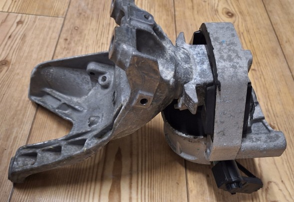 Audi OE 4G0199308AA 4G0199381HE AUDI A6 A7 C7 A4 A5 Q5 2,0 TDI ПОДУШКА ДВИГУНА ПРАВА 4G0199381HE