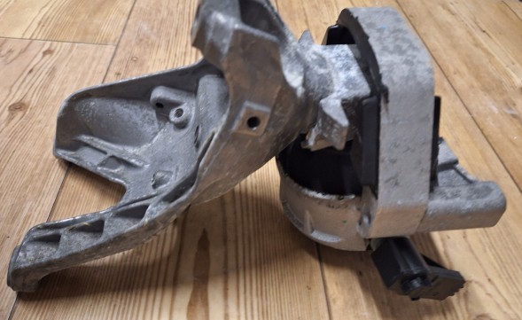 Audi OE 4G0199308AA 4G0199381HE AUDI A6 A7 C7 A4 A5 Q5 2,0 TDI ПОДУШКА ДВИГУНА ПРАВА 4G0199381HE