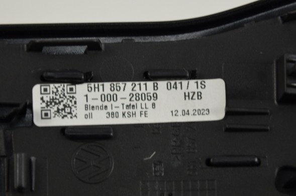 Volkswagen OE VW GOLF 8 VIII DEKOR KONSOLI 5H1858415 5H1858416E VW ГОЛЬФ VIII ПЛАНКА ДЕКОР ДОШКИ 5H1858416E 5H1857211B