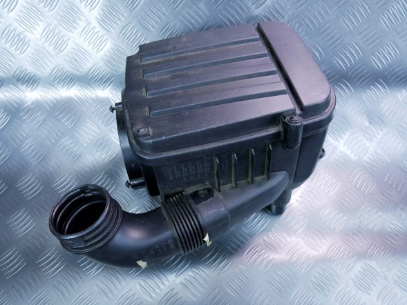 Volkswagen OE Filtr powietrza obudowa filtra powietrza 1K0129601CK BEETLE 5C 1.2 TSI Повітряний фільтр корпус повітряного фільтра 1K0129601CK BEETLE 5C 1.2 TSI