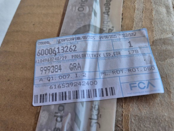 Fiat OE Підлокітник центрального тунелю 6000613262 / 68315743AA Fiat 124 Spider 17-