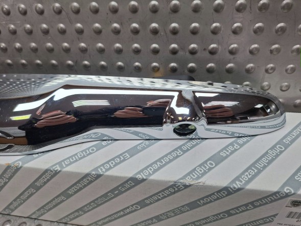 Fiat OE S26337867 ХРОМОВАНА НАКЛАДКА КЛАПАНА 0735516207 FIAT 500 2007-