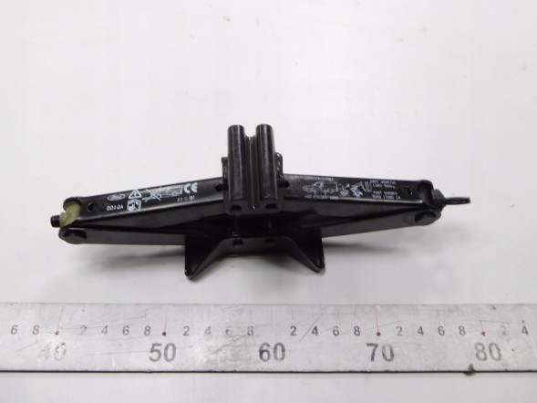 Ford OE Домкрат підйомник Ford Fiesta 1976-1989 OE 1090149