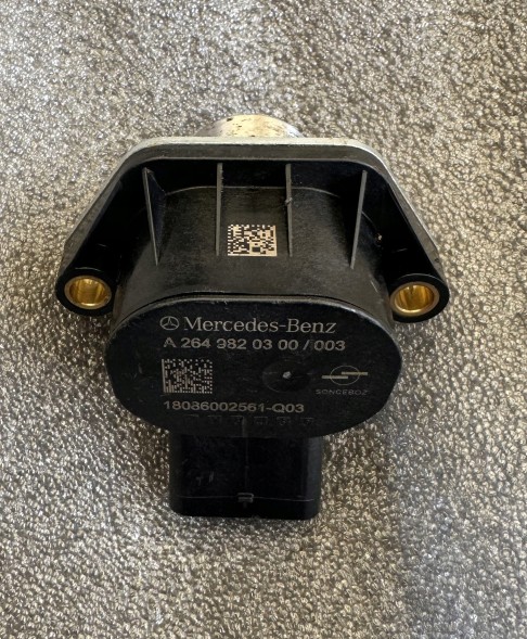 Mercedes-Benz OE A2649820300       A264 982 0300 Електромагнітний клапан mercedes а2649820300...