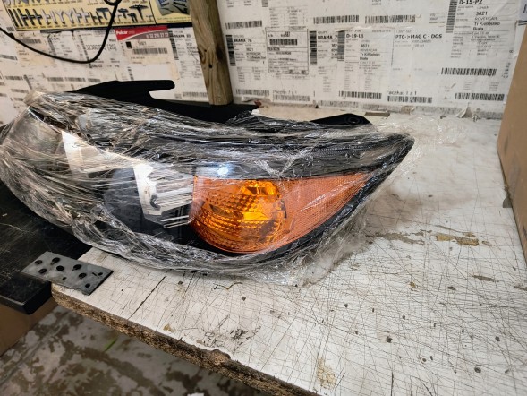 Kia заводська комплектація 921011U200 Kia sorento 2009- прожектор лампа ліва звичайна сша